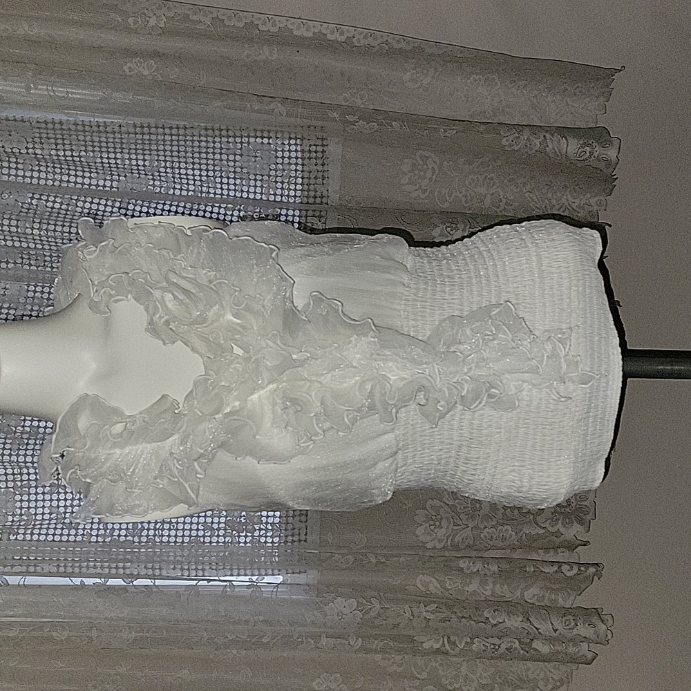 Frilly dilly lil top